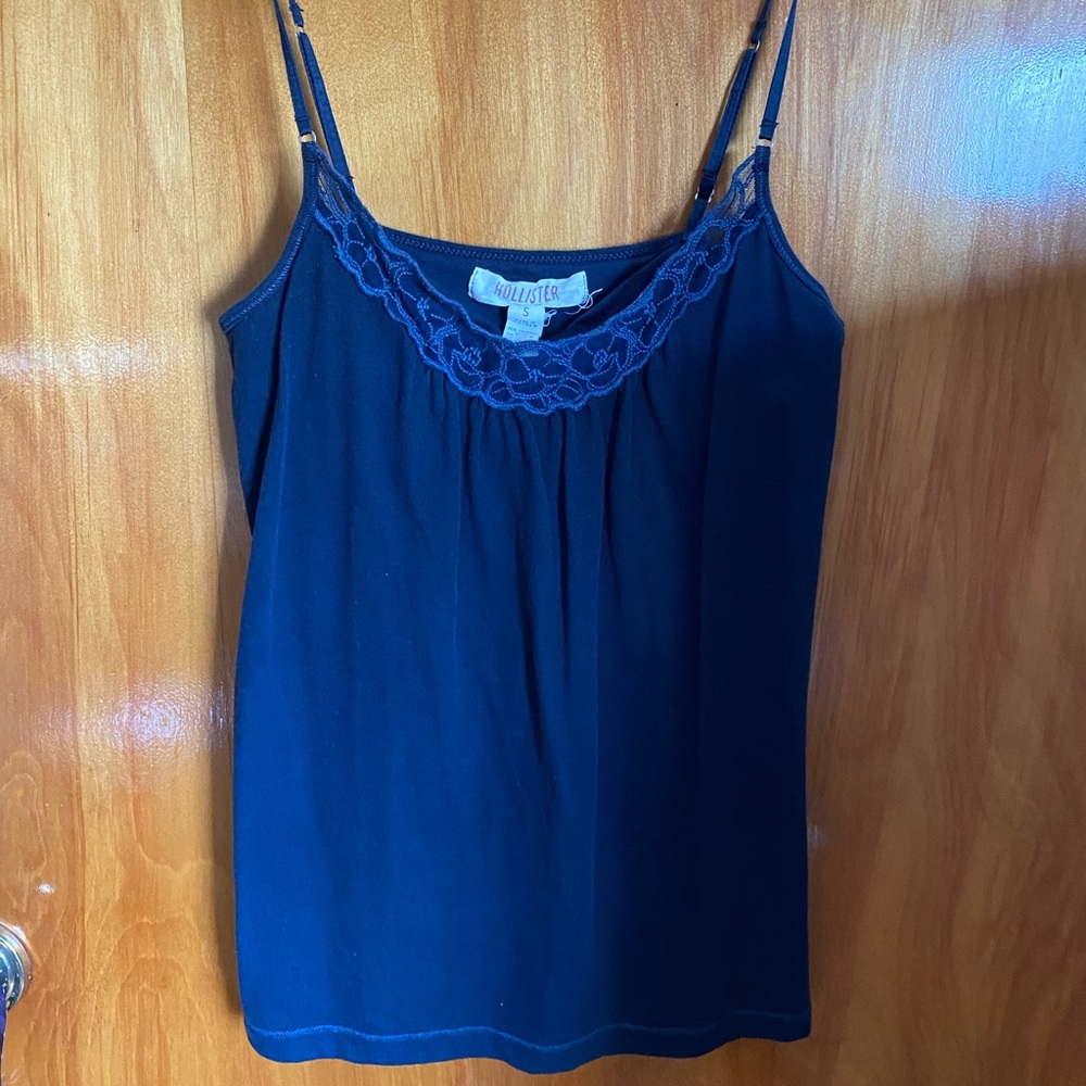 Small blue hollister tank with built in bra